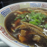 大胆で痛快な構成なのに、口に含めば凛とバランス整った味。