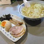 貪瞋癡 - 氷見産煮干しラーメン