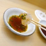 鮨十 - 刺身　ヒラメをポン酢で
