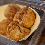 ダンゴス - 料理写真:タコ焼き４コ259円