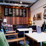 mt.cafe - すべて違う個性あるソファー。