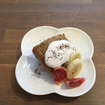 アイン ソフ オウル - ランチ時のプチデザート
                                2015年9月