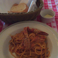 グランド・セントラル・オイスターバー&レストラン 品川店 - ランチ1600円 パンと渡り蟹のパスタ パスタはモチモチだけどカニエキスが全然出てない
                オイスターバーなのに最後まで1グラムも出てこなかった！ハーフアンドハーフは平日限定らしい！出直すか〜