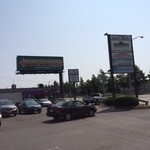 Honey Dew Donuts - Honey Dew Donuts, Lynnの店舗駐車場