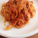 イタリアンキッチン・シエロ - 生ソーセージ、玉葱のトマトソース！脂が･･･ギッチョンチョン（￣▽￣;）