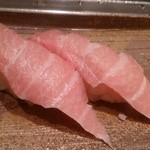 稲城 ヨロシク寿司 - 中トロ