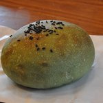 Gucho Kipan - お茶あんぱん（￥１２０）