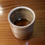 いち川 - 湯飲みも普通か。