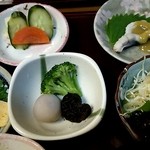 いち川 - 定食はいろいろ付いていてgoodです。