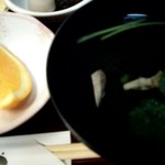 いち川 - おすましと果物はピンぼけました。