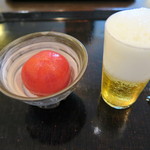 懐石一空 - フルーツトマトの先付と瓶ビール
