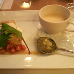 クレープリー・アルション - 白桃のスープと帆立貝のムースクレープ