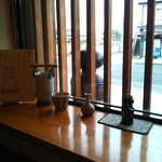 喜六そば - 店内 窓から♪