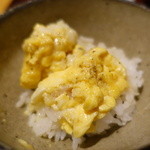 御料理 樋渡 - ご飯の上に