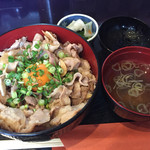 とりふじ - 2015/9/18豚肉たっぷりスタミナ丼680円