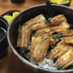 たち花 - あなご丼
            ふわっとした軽い感じで食べやすい