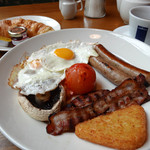 GARFUNKEL'S - 【料理】The Garfunkel’s Breakfast(traditional english breakfast) 、クロワッサン、ティー（朝食メニュー）