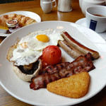 GARFUNKEL'S - 【料理】The Garfunkel’s Breakfast(traditional english breakfast) 、クロワッサン、ティー（朝食メニュー）