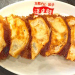 蓬来軒 - 餃子 500円！皮は厚くパリッとして美味いです！