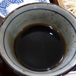 いし井 - 汁は、江戸老舗系の濃い旨味の辛口の甘系。