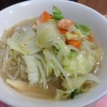 四六時中 - 野菜たっぷり海老塩タンメン 745円