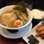 鬼平 - セット清湯ラーメン・唐揚げ・ライス(780円）