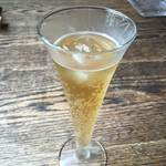 バローレ - 発泡性の葡萄ジュースの白