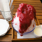 カフェ ルミエール - 三種のベリーヨーグルト かき氷¥800