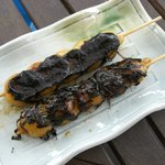 だんご工房なごみ - 海苔団子(100円)とごまだれ団子(100円)