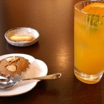 グランシャン - オレンジスカッシュ　アーモンドの焼き菓子　ラングドシャ