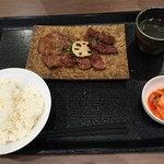 Yakiniku Toraji - 特盛り定食 1,350円
