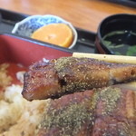 うな炭亭 - フワフワの身に山椒をかけてメリハリのある味に