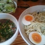 富士らーめん - つけ麺 (大)750円、かつお味玉70円、マー油キャベツ150円