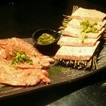 大 - カルビとザブトンカルビ二種盛り合わせ2700円