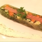 RISTORANTE STELLA - 季節野菜を使用したサーモンのテリーヌ。