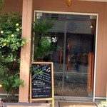 Italian シチリナ - 控えめな店構えながら・・