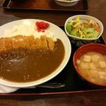 飲み喰い処 にしやま - カツカレー