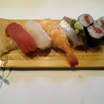 梅寿司 - お寿司は鮪、真鯛、海老、鰯、ネギトロ巻