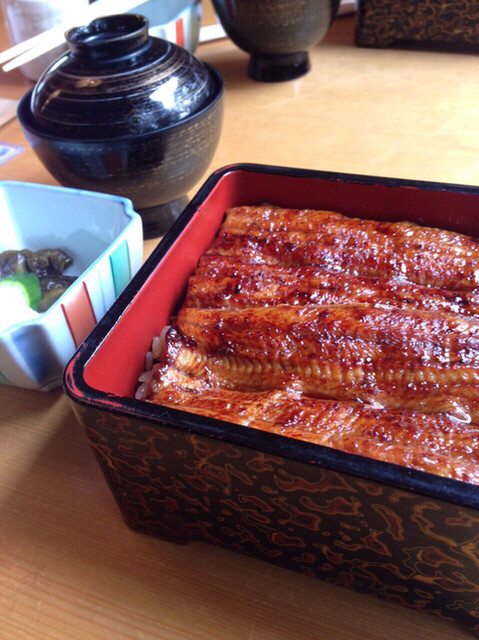 うな明>
