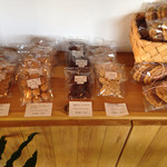 Veg Out - 【内観】店頭販売のオーガニッククッキー