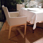 RISTORANTE STELLA - 家具はカッシーナで統一。