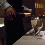 RISTORANTE STELLA - まずは乾杯です。注いでいただいてます。＾＾