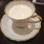 和蘭豆 サンライズ蒲田店 - 飲みかけで恐縮ですが…ウインナーコーヒーです。生クリームたっぷりでトロトロです。