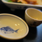 手打そば千花庵 - お皿もステキ