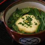 手打そば千花庵 - 温かいとろろ蕎麦。