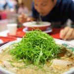 ラーメン魁力屋 - 料理写真:特製醤油ネギラーメン