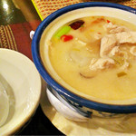 Tai Ryourisemmon Ten Tai Tai - 生姜とチキンのココナツスープ