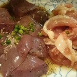 神保町食肉センター - レバーとピートロ