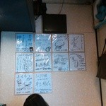 からみそラーメン ふくろう - テレビ関係者の色紙