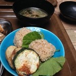 Kuu Shokudou - モチモチ美味しい玄米おにぎり